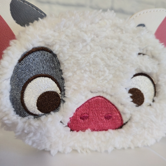 Loungefly Pua Moana Pig Sidekick Fuzzy Disney Princess Coin Pouch Wallet New - Picture 7 of 16